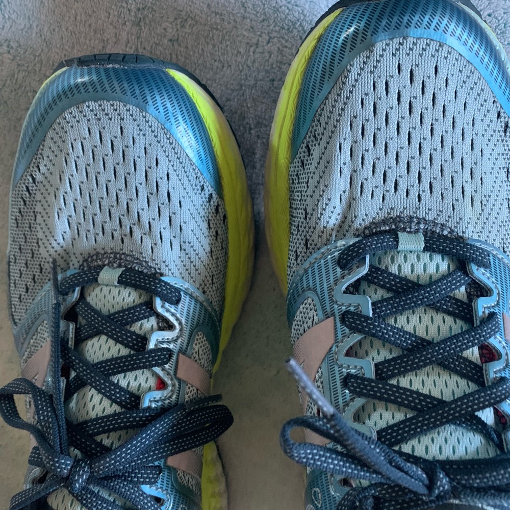 New Balance size 9.5 tennis shoe fresh foam